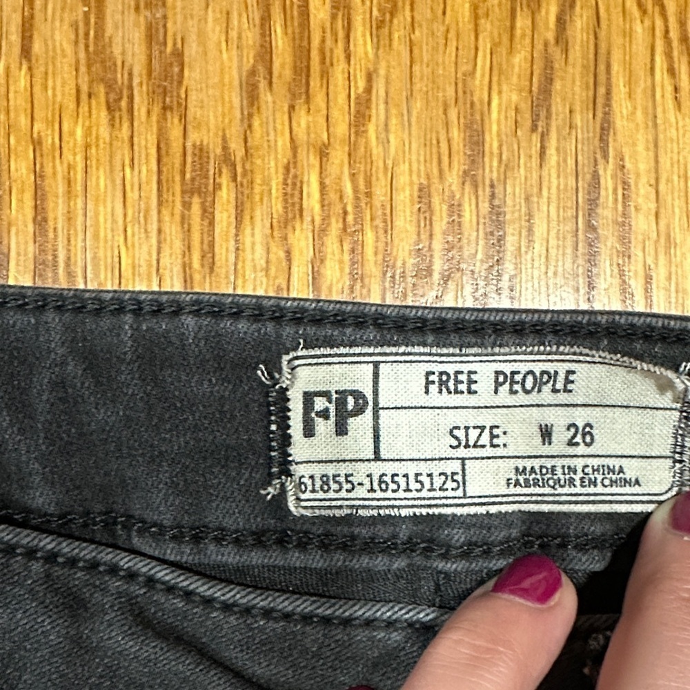 *FREE PEOPLE* Charcoal Denim Super Flare Jean Pants Size 26 - Picture 10 of 10